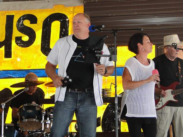 /pictures/CornRoast2017/DSC05786.jpg