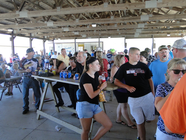 /pictures/CornRoast2017/DSC05798.jpg
