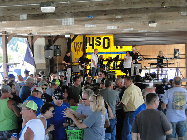 /pictures/CornRoast2017/DSC05806.jpg