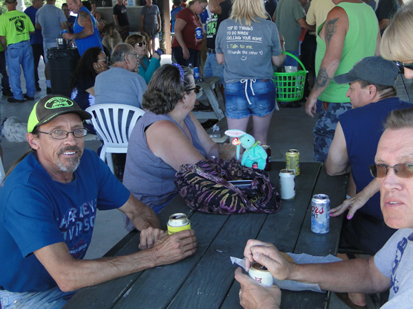 /pictures/CornRoast2017/DSC05815.jpg