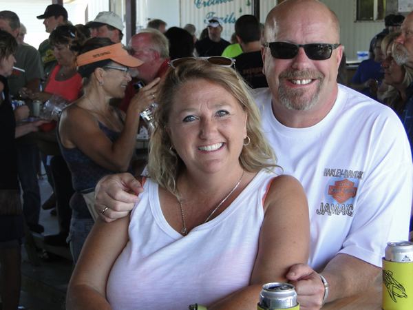 /pictures/CornRoast2017/DSC05824.jpg
