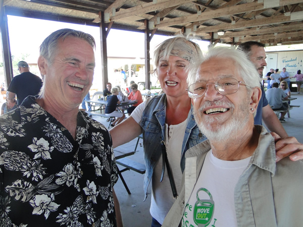 /pictures/CornRoast2017/DSC05845.jpg