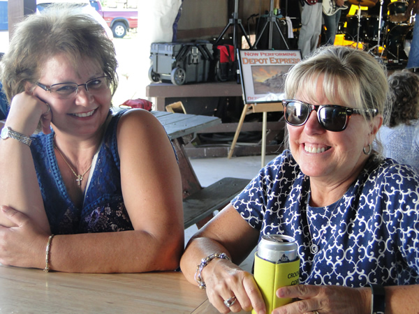 /pictures/CornRoast2017/DSC05846.jpg