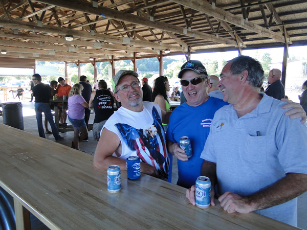 /pictures/CornRoast2017/DSC05865.jpg