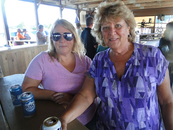 /pictures/CornRoast2017/DSC05866.jpg