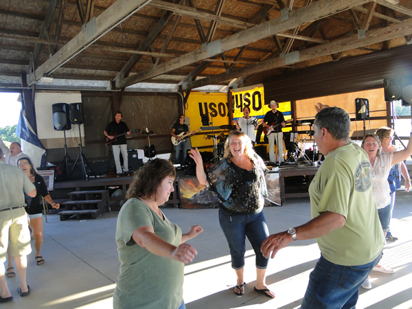 /pictures/CornRoast2017/DSC05891.jpg