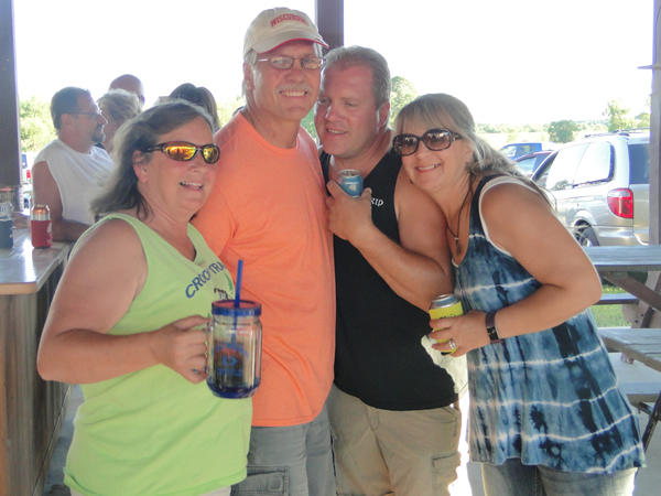 /pictures/CornRoast2017/DSC05900.jpg