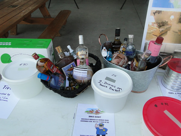 /pictures/CornRoast2018/DSC06142.jpg