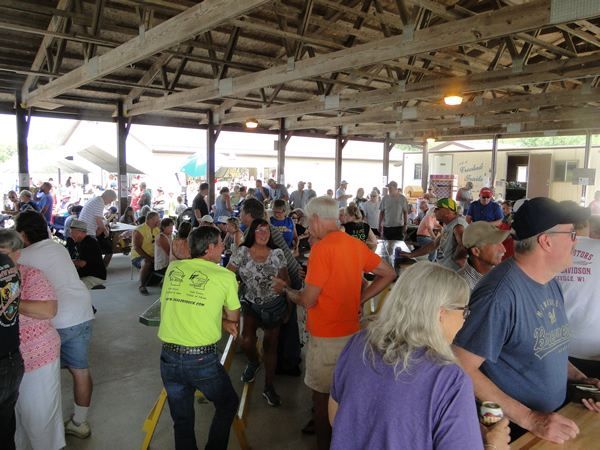 /pictures/CornRoast2018/DSC06152.jpg
