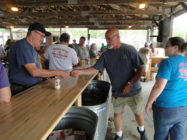 /pictures/CornRoast2018/DSC06153.jpg