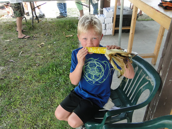 /pictures/CornRoast2018/DSC06160.jpg