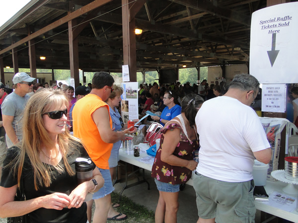 /pictures/CornRoast2018/DSC06180.jpg