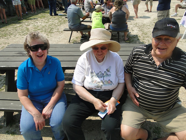 /pictures/CornRoast2018/DSC06183.jpg