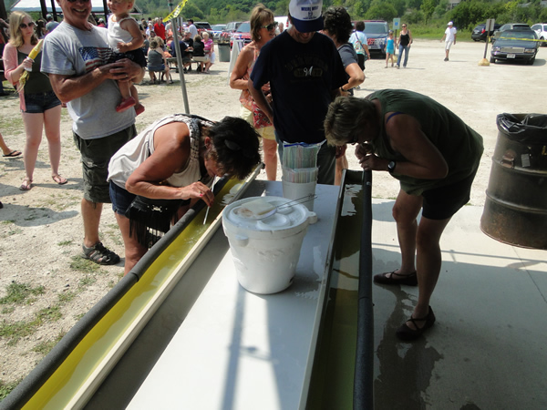 /pictures/CornRoast2018/DSC06185.jpg