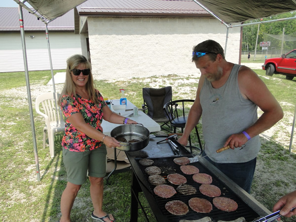 /pictures/CornRoast2018/DSC06200.jpg