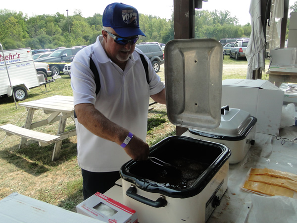 /pictures/CornRoast2018/DSC06202.jpg