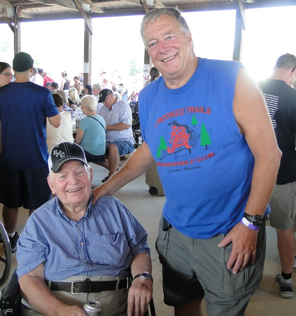 /pictures/CornRoast2018/DSC06209.jpg