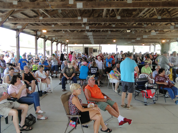 /pictures/CornRoast2018/DSC06223.jpg