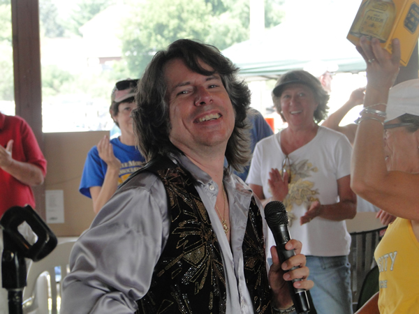 /pictures/CornRoast2018/DSC06236.jpg