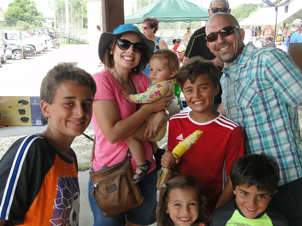 /pictures/CornRoast2018/DSC06245.jpg