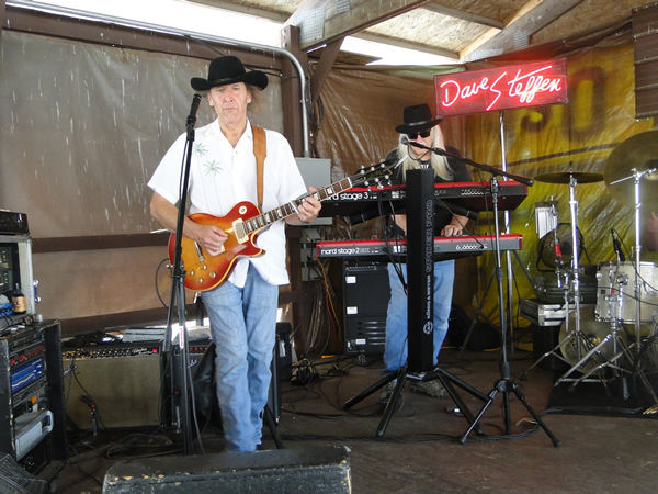 /pictures/CornRoast2018/DSC06247.jpg