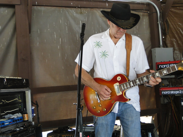 /pictures/CornRoast2018/DSC06254.jpg