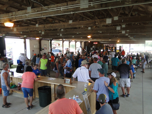 /pictures/CornRoast2018/DSC06298.jpg