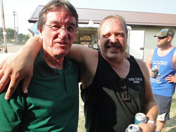 /pictures/CornRoast2018/DSC06302.jpg