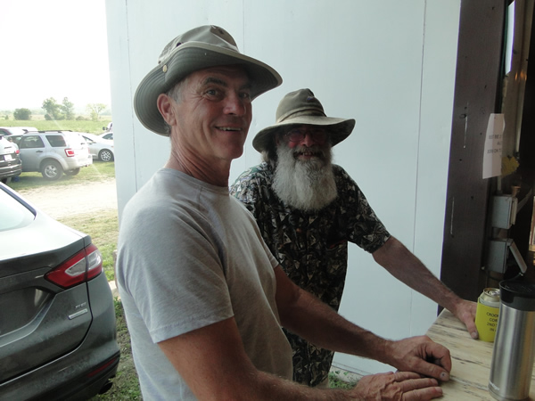 /pictures/CornRoast2018/DSC06316.jpg