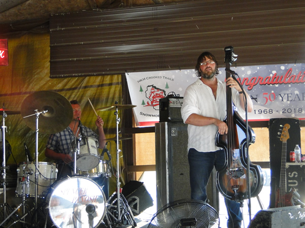 /pictures/CornRoast2018/DSC06318.jpg