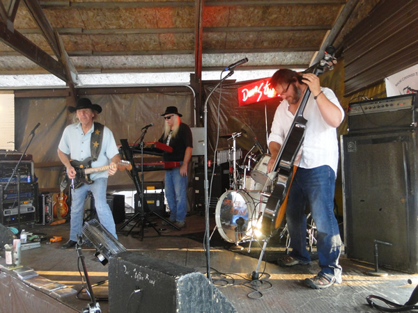 /pictures/CornRoast2018/DSC06337.jpg