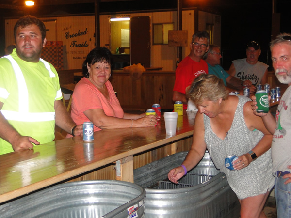/pictures/CornRoast2018/DSC06351.jpg