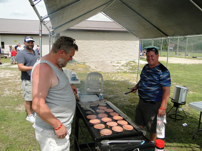 /pictures/CornRoast2019/DSC06762.jpg