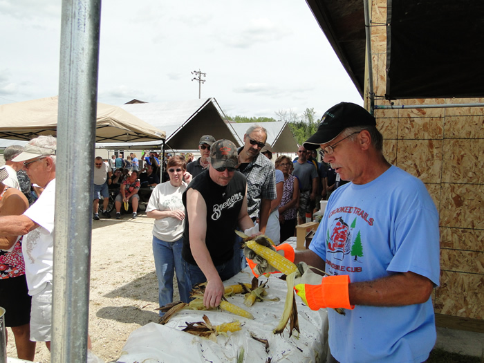 /pictures/CornRoast2019/DSC06769.jpg