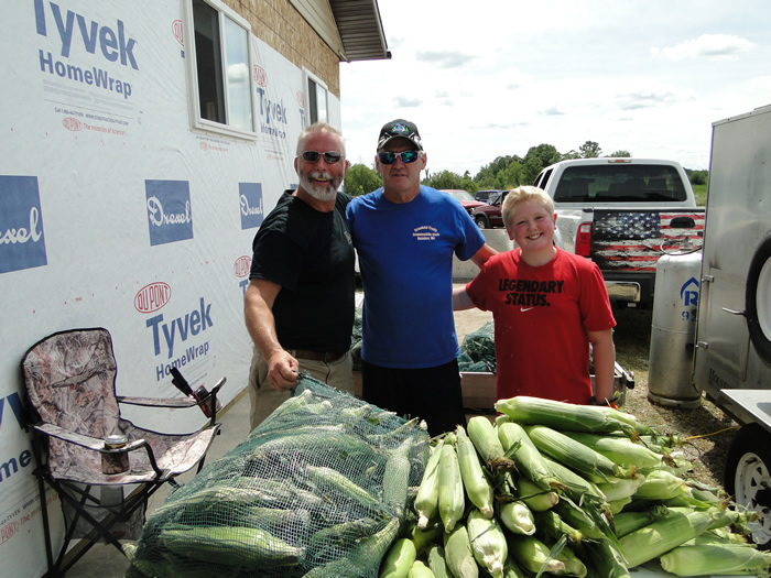 /pictures/CornRoast2019/DSC06785.jpg