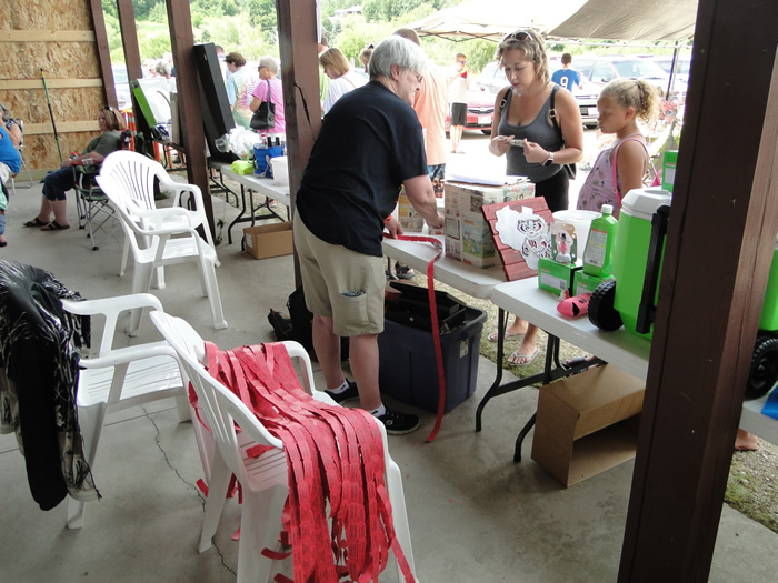 /pictures/CornRoast2019/DSC06801.jpg