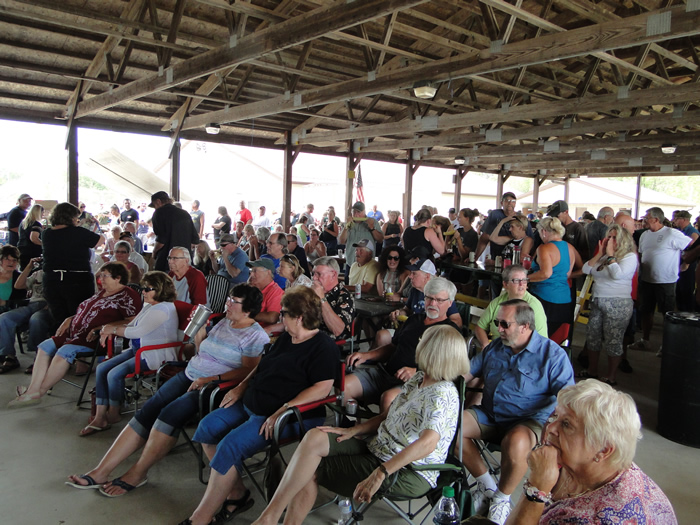 /pictures/CornRoast2019/DSC06804.jpg