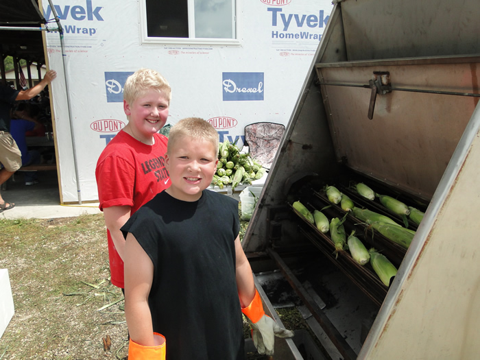 /pictures/CornRoast2019/DSC06809.jpg