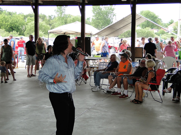 /pictures/CornRoast2019/DSC06812.jpg