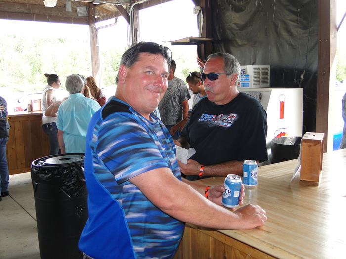 /pictures/CornRoast2019/DSC06825.jpg