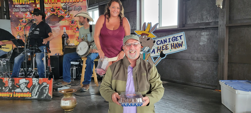 /pictures/CornRoast2022/20220813_155825.jpg