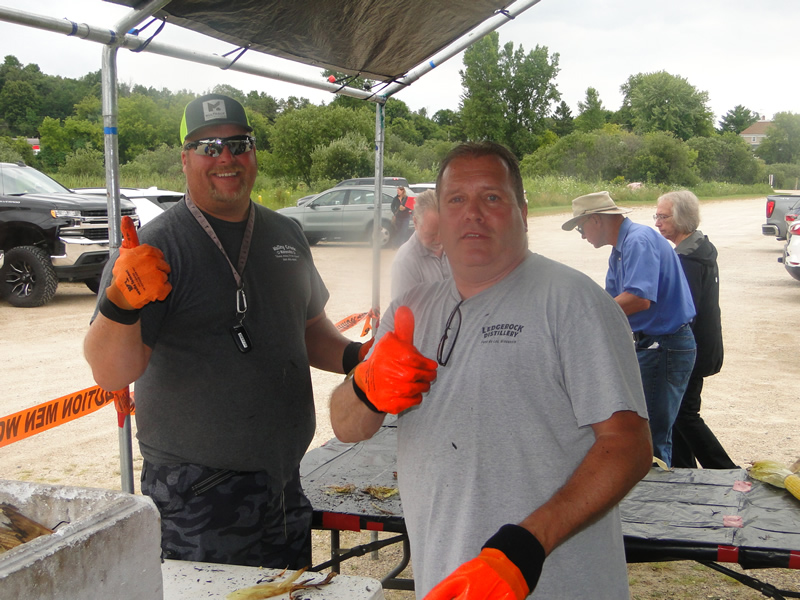 /pictures/CornRoast2022/DSC07244.jpg