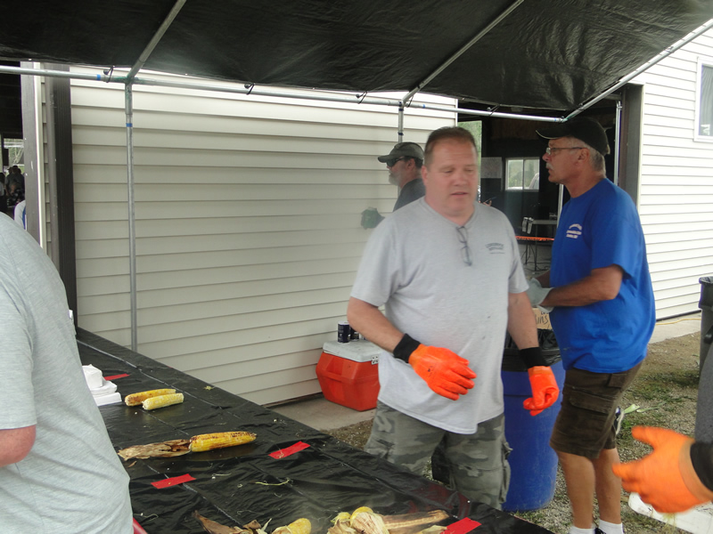 /pictures/CornRoast2022/DSC07249.jpg