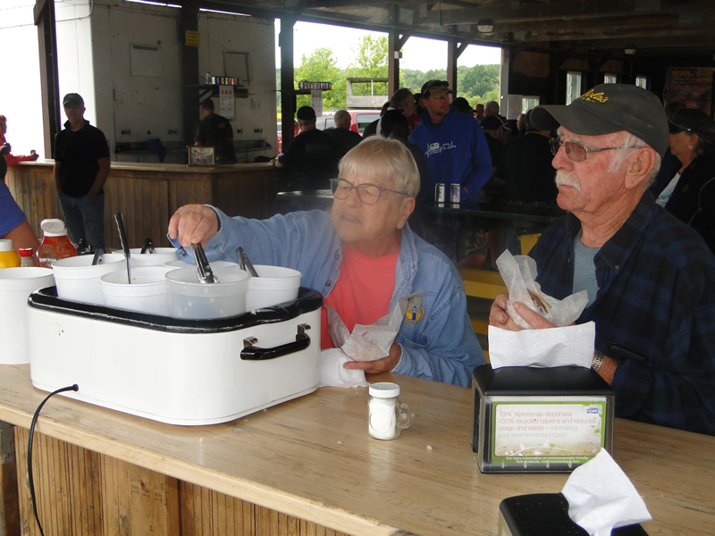 /pictures/CornRoast2022/DSC07279.jpg