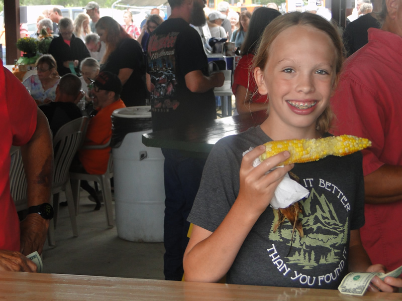 /pictures/CornRoast2022/DSC07289.jpg