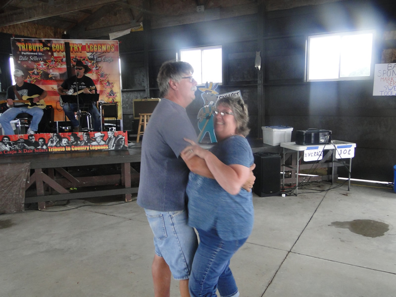 /pictures/CornRoast2022/DSC07294.jpg