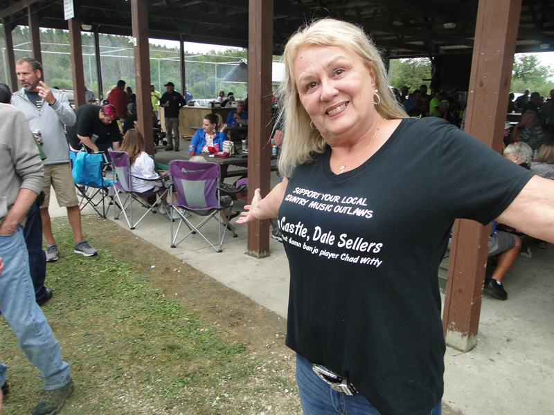 /pictures/CornRoast2022/DSC07316.jpg