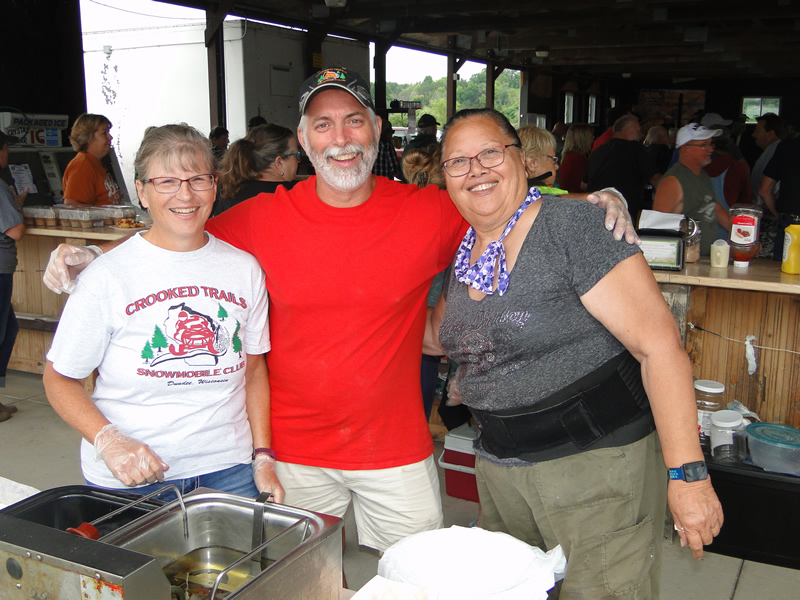 /pictures/CornRoast2022/DSC07319.jpg