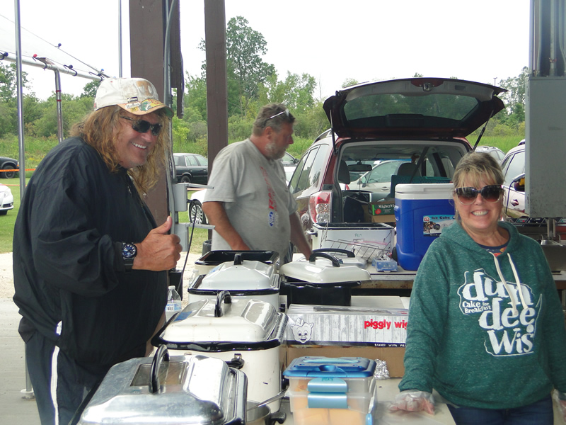 /pictures/CornRoast2022/DSC07321.jpg