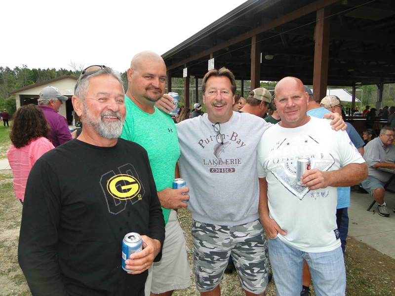 /pictures/CornRoast2022/DSC07323.jpg